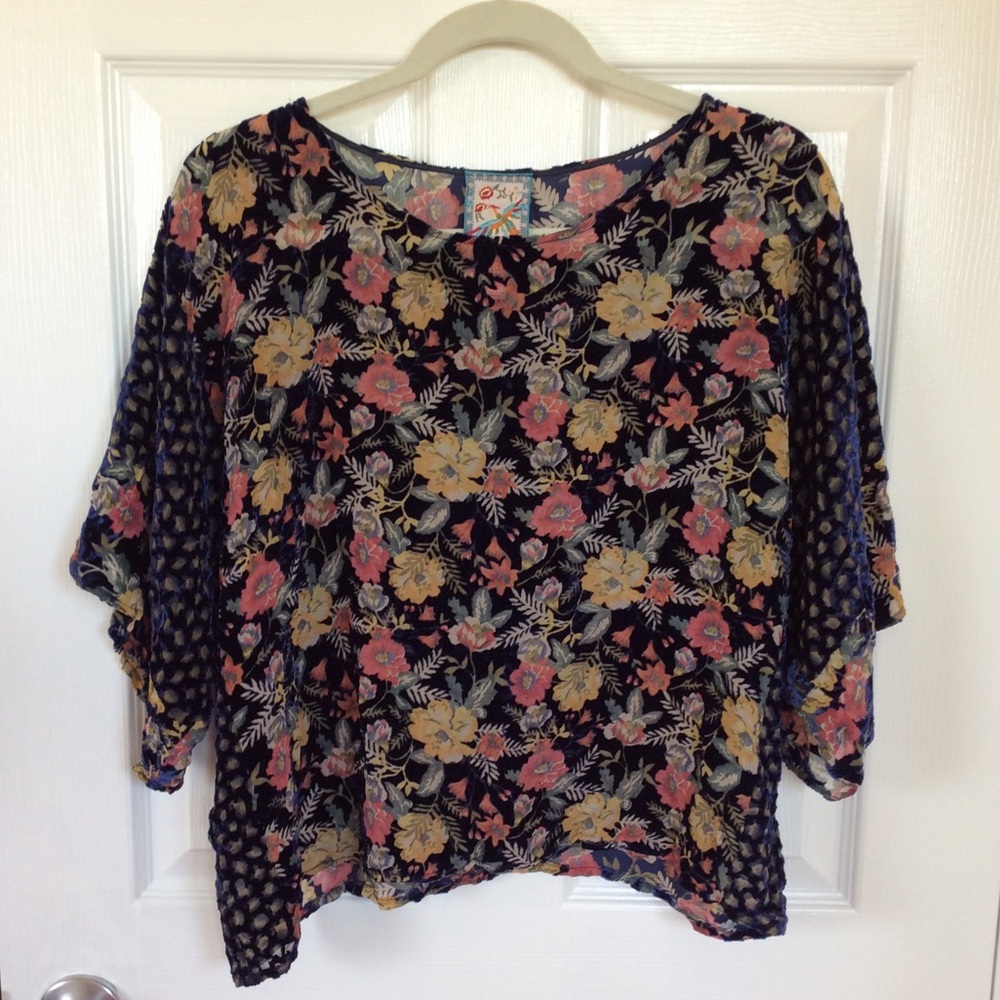 Johnny Was Floral Top Size small